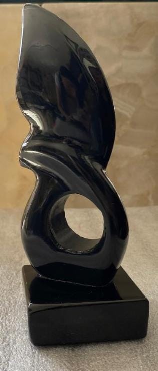 Escultura "Madonna con Niño" | Mármol Negro Orizaba (Brillo Premium)