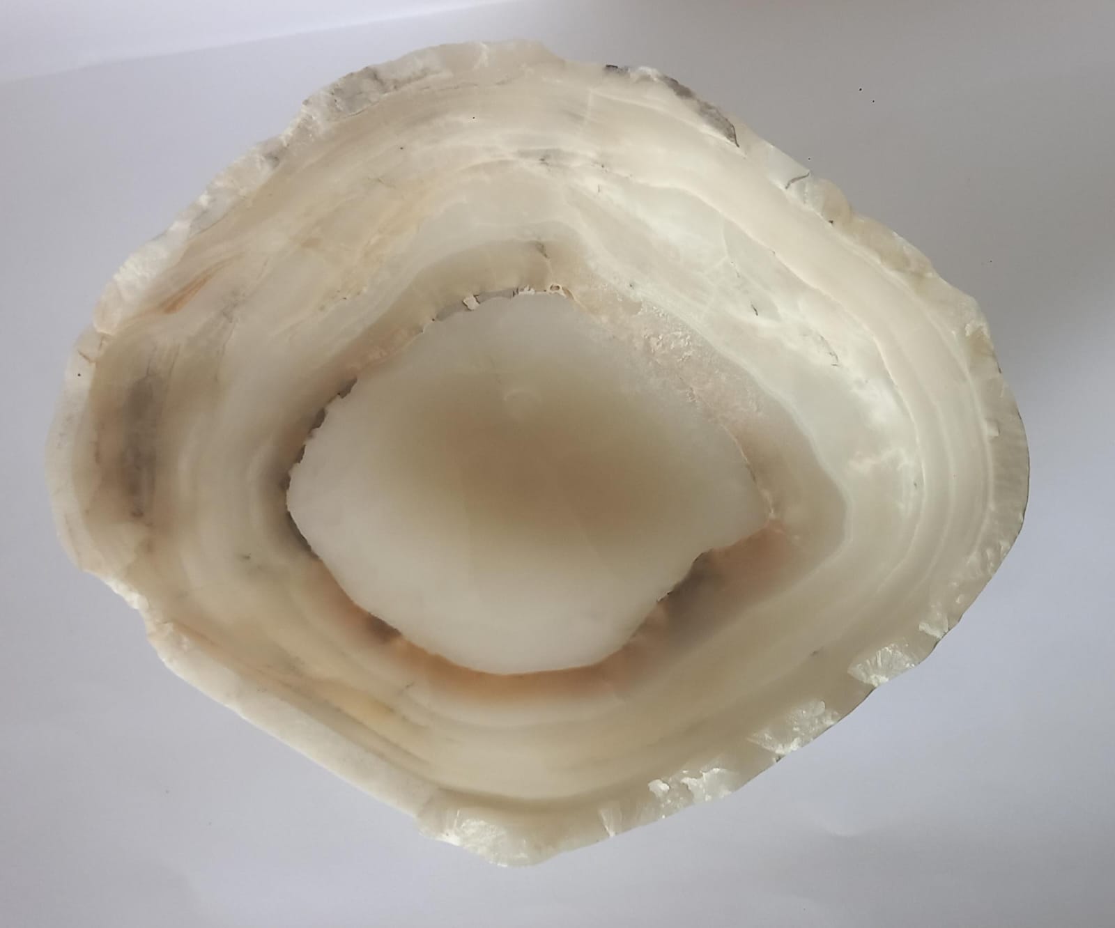 ☁️ Tazón Escultórico: Ónix Blanco con Borde Rústico (Edición Minimal)