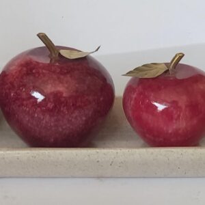🍎 Set Decorativo "Cosecha de Lujo": Charola de Mármol con Manzanas de Ónix
